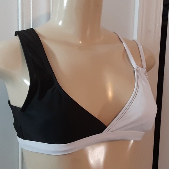 Color Block Two Tone Black & White Bikini Top Shein - Picture 3 of 12